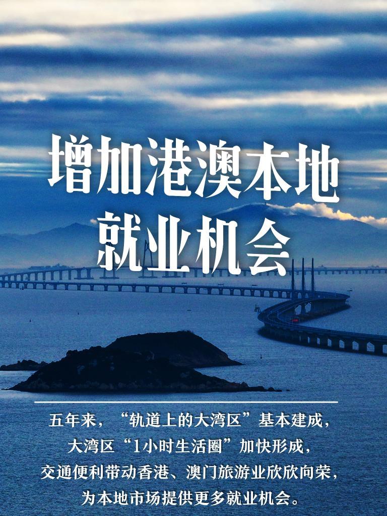 危峰兀立